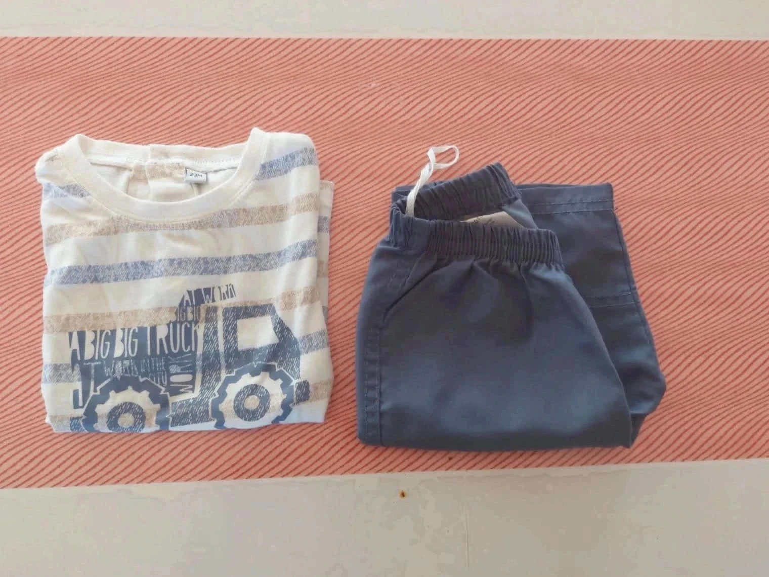 Ensemble short tee shirt 2 ans